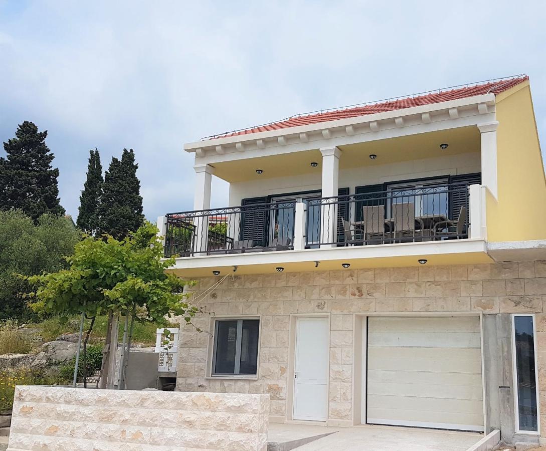 Aria Sumartin Exterior foto