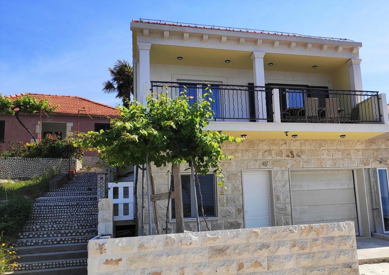 Aria Sumartin Exterior foto